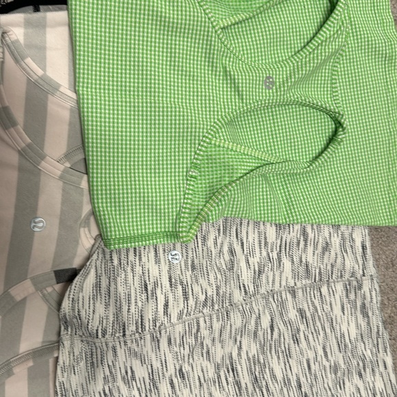 Lululemon workout tank tops bundle xs/s - Picture 4 of 4
